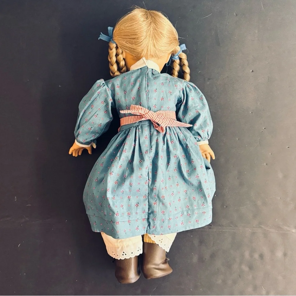 American Girl Vintage 1994 Retired Pleasant Company 18” Kirsten Larson doll.